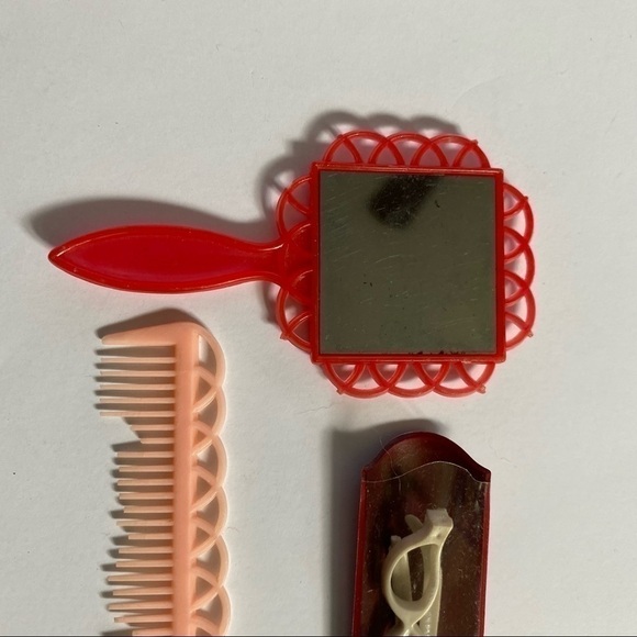 Vintage Vogue Doll Accessory Bundle Mirror Glasses Comb 50s 60s Kids Toy - Picture 5 of 5